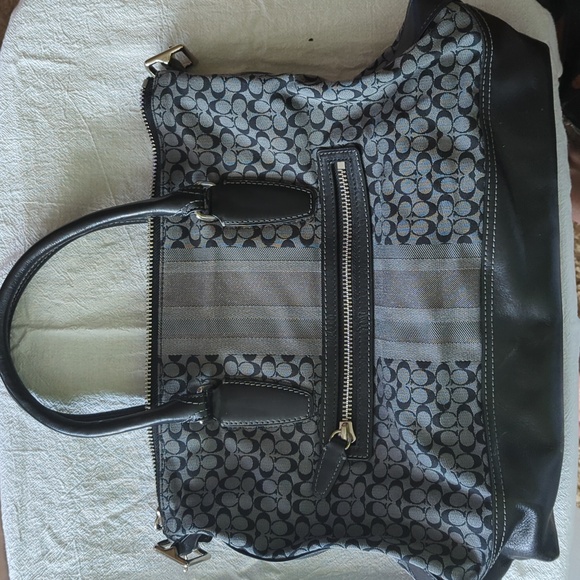 Coach purse - Picture 2 of 5